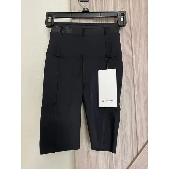 NWT Lululemon size 2 black Femme Force SHR short 8”